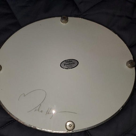 Set of 2 Maha Glass Trays Signed By Artist 12 in & 9 in - Picture 5 of 9